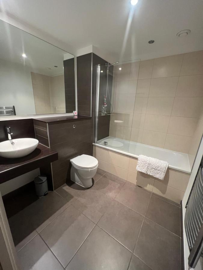 Bigkings Stylish 2 Bedroom Apartment With Free On Street Parking Manchester Exterior photo